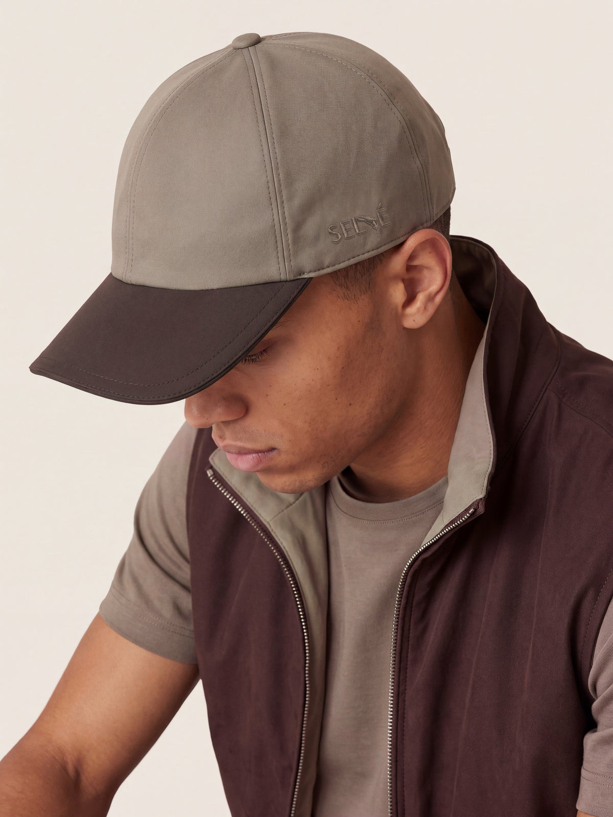 Casquette Selvé Café et Désert, portée