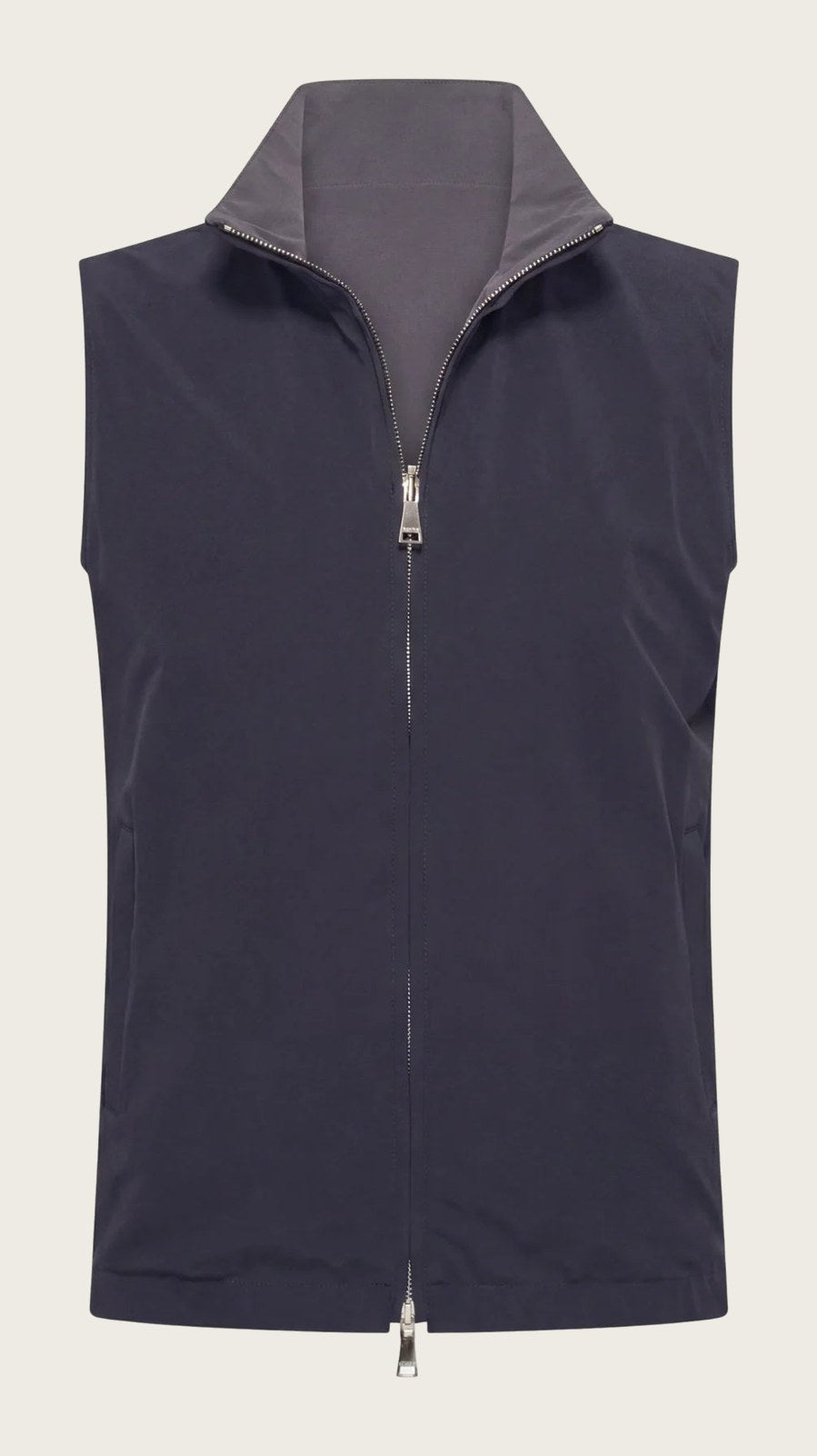 ESSENTIAL BLACK T-SHIRT