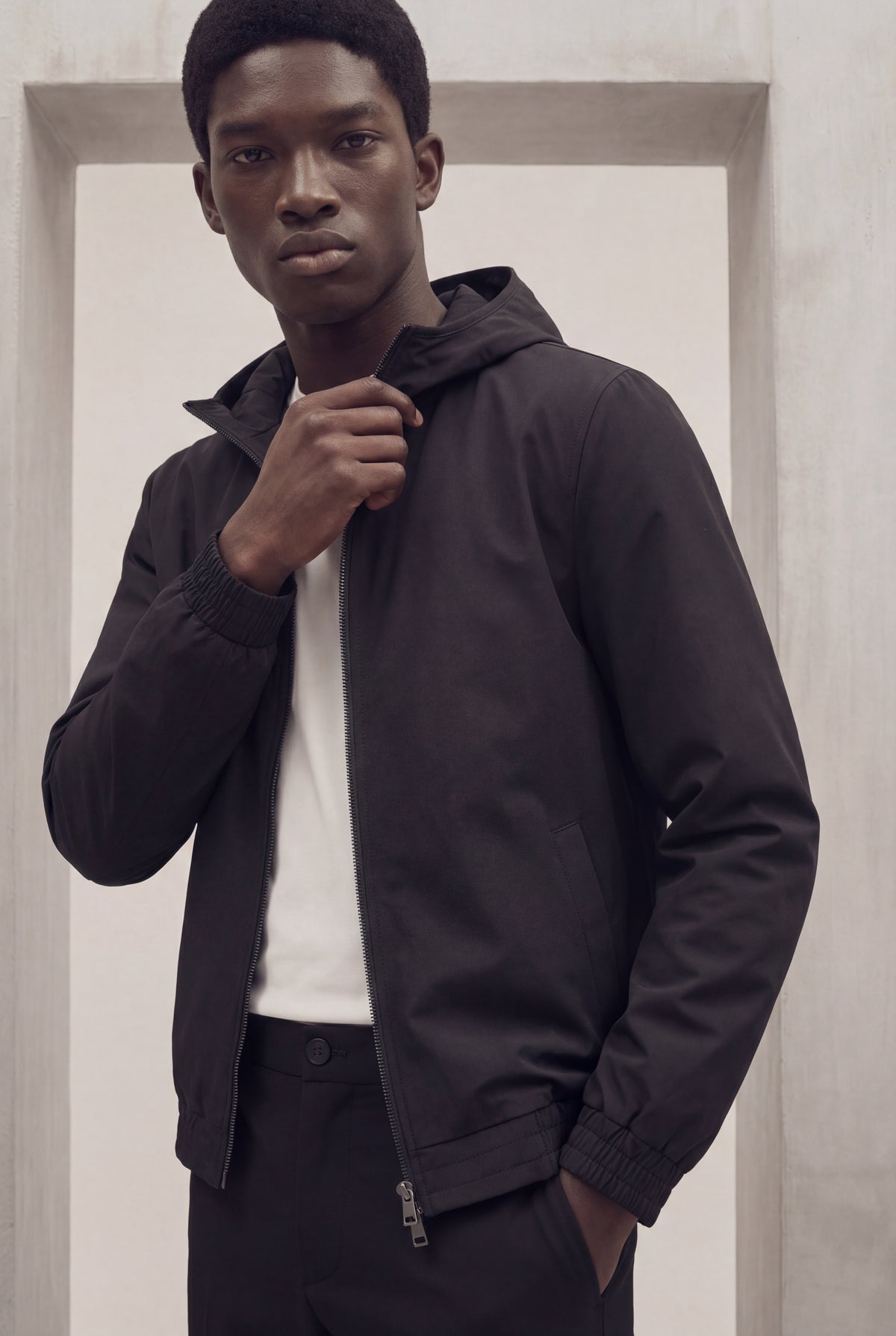 VESTE SELVÉ À CAPUCHE NOIR D'ANILINE Selvé Paris