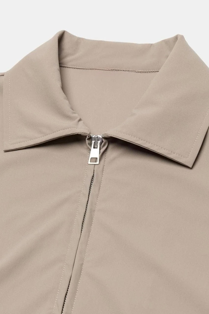 VESTE SIGNATURE À COL ZIPPÉ SABLE CHAUD Selvé Paris