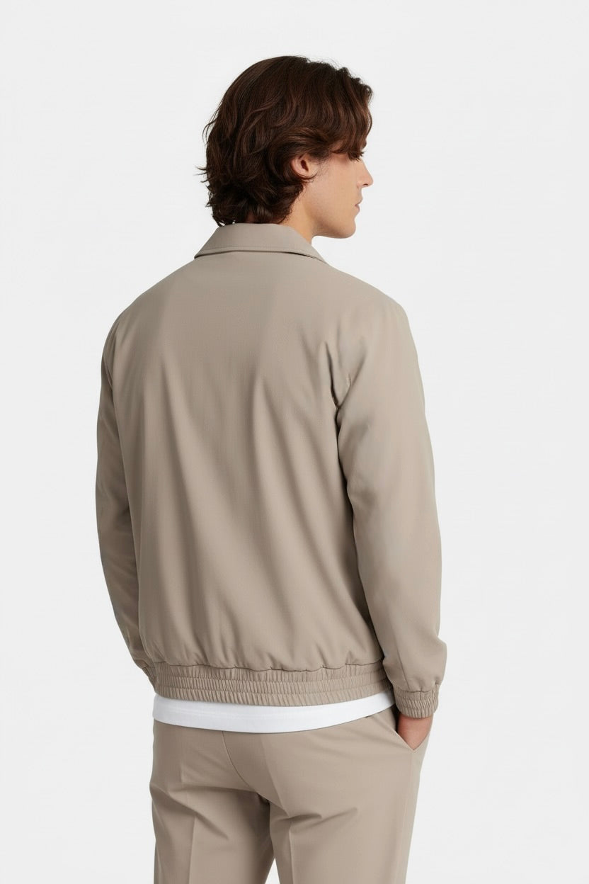 VESTE SIGNATURE À COL ZIPPÉ SABLE CHAUD Selvé Paris