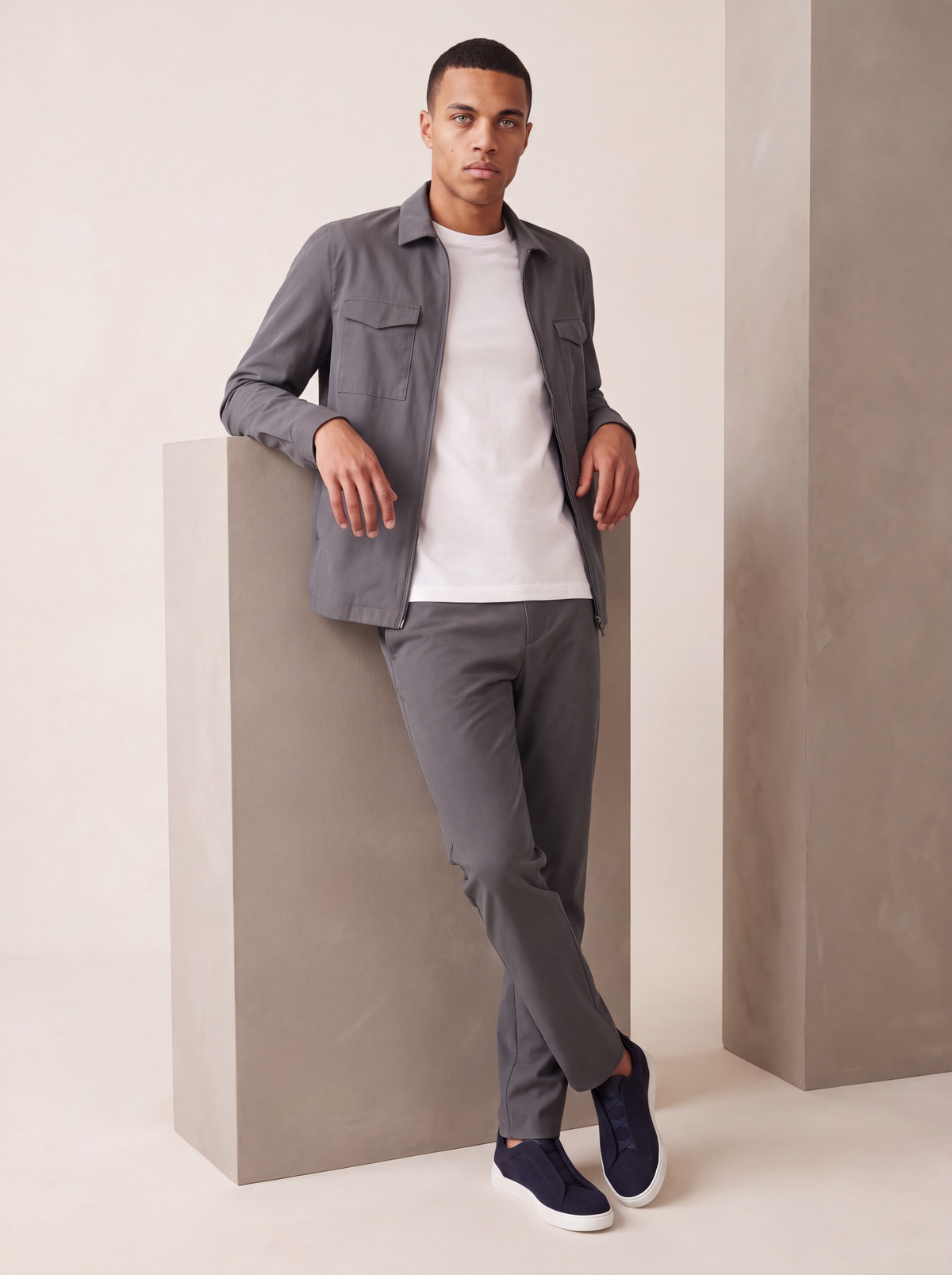 Ensemble Selvé l'architecte gris caviar — porté