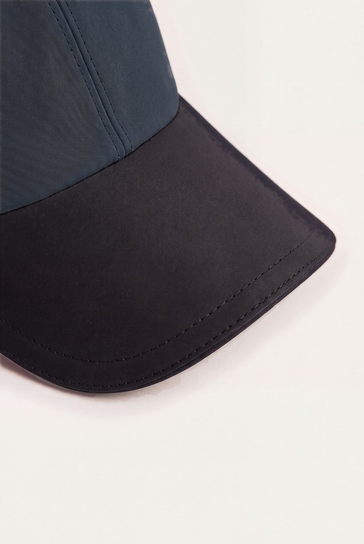 Casquette Selvé Caviar d'Azul, bord de visière