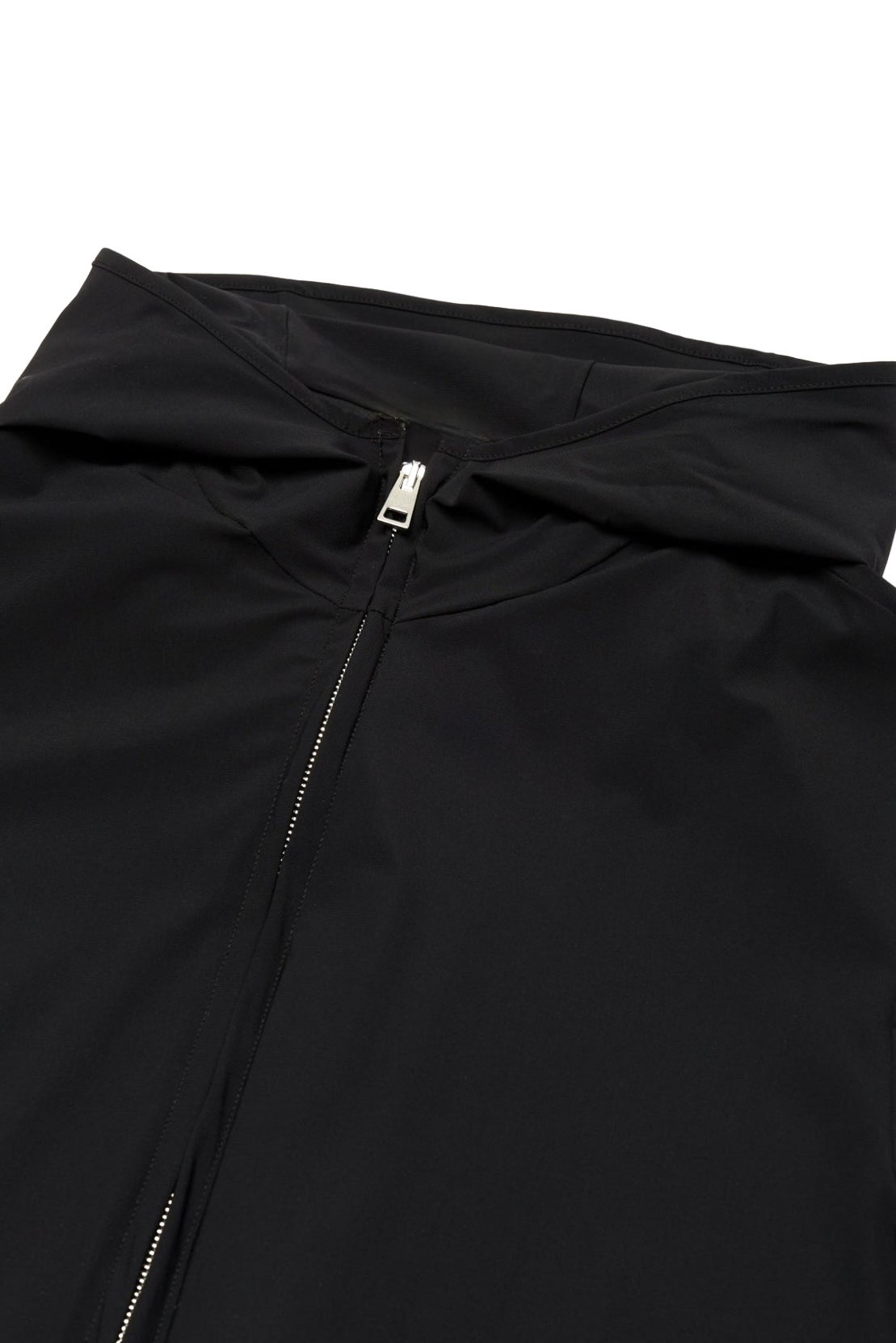 VESTE SIGNATURE À CAPUCHE NOIR Selvé Paris