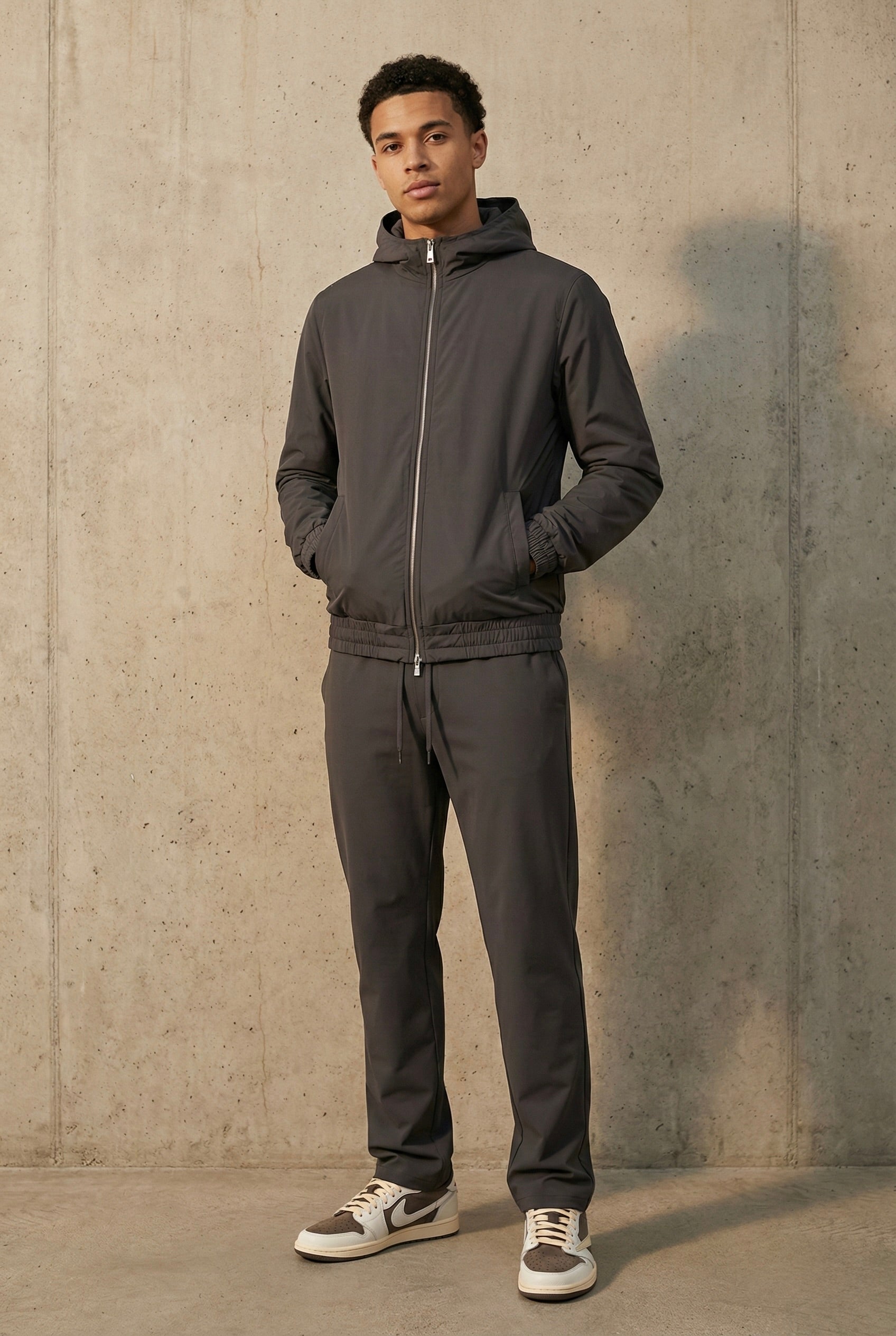 ENSEMBLE SIGNATURE À CAPUCHE GRIS PROFOND Selvé Paris