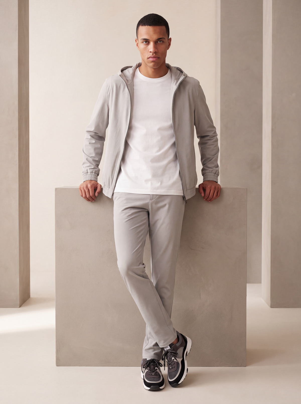 Ensemble Selvé à capuche gris d'éléphant — porté