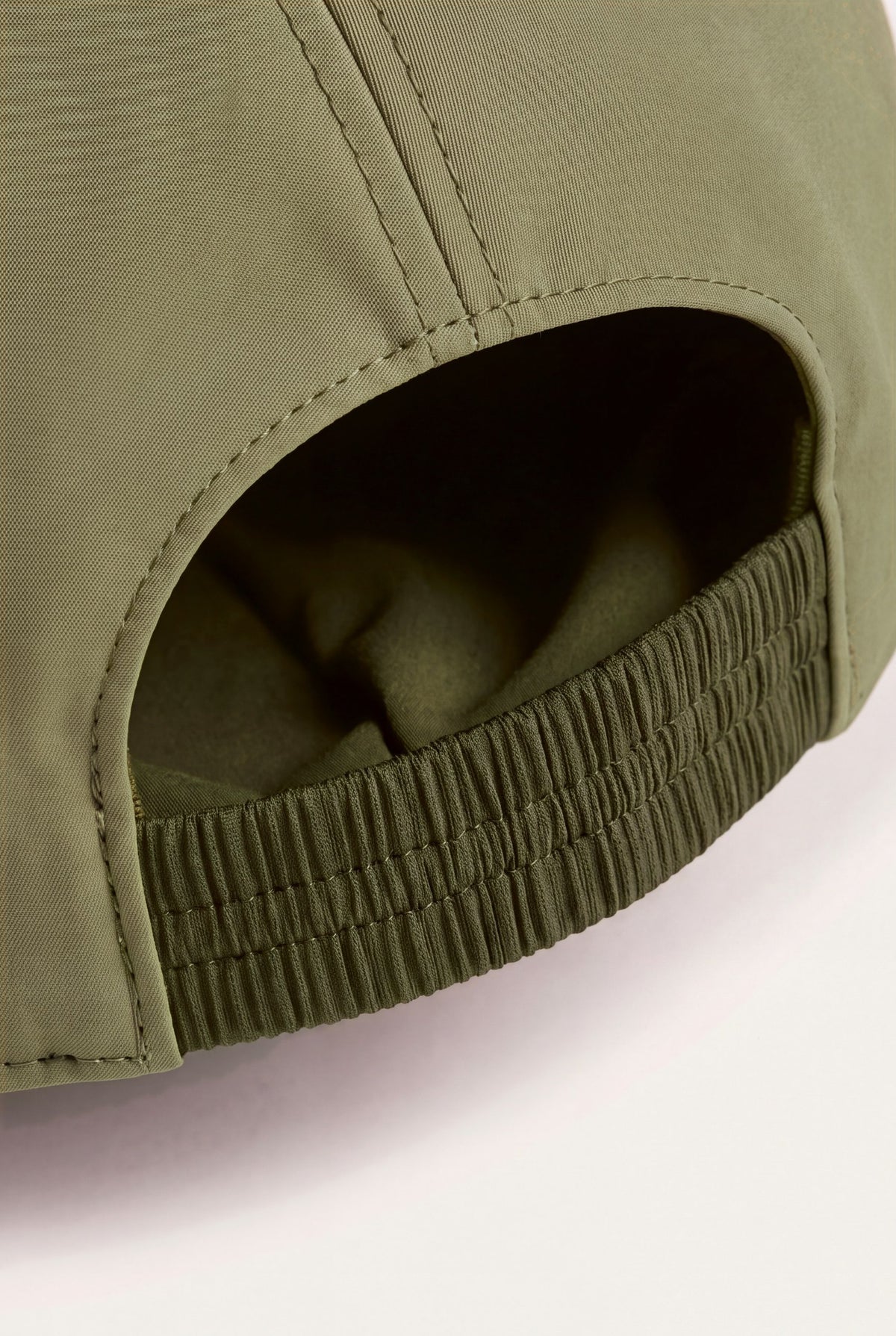 Casquette Selvé Olive de Provence, ouverture et élastique