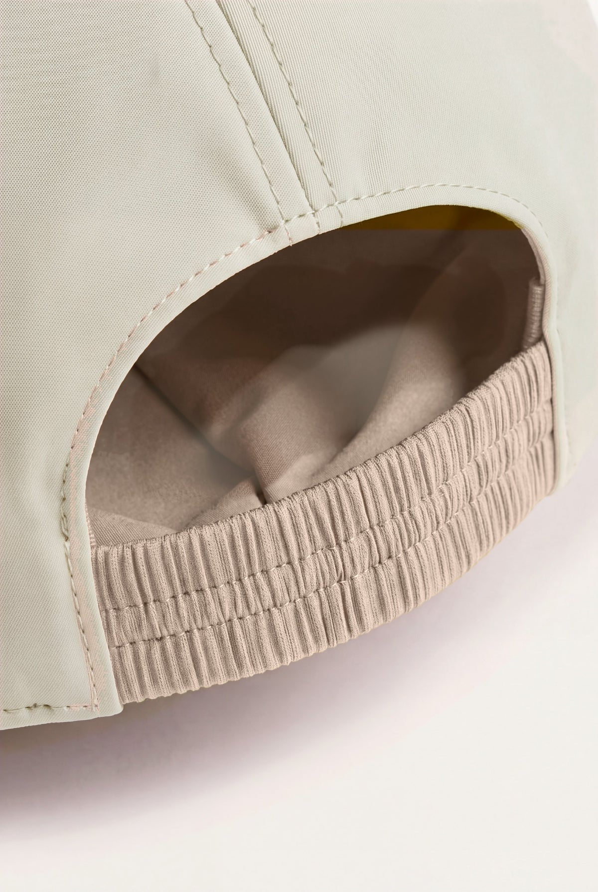 Casquette Selvé Sable d'Opale, ouverture et élastique